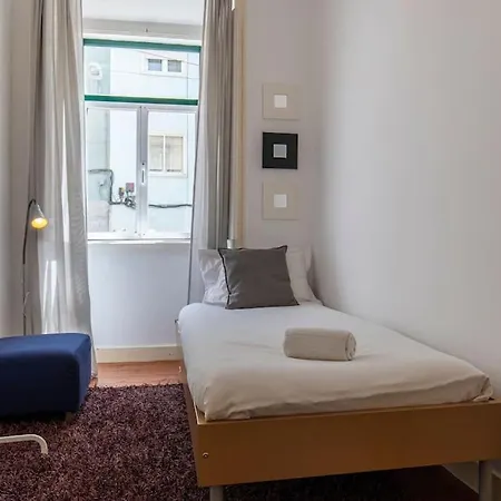 Typical 2bdr דירה *